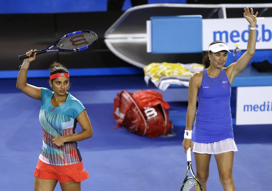 Martina Hingis e Sania Mirza festeggiano la vittoria in semifinale. Le due poi si sono affrontate anche nel doppio misto. Ha vinto la Mirza (con Dodig) sulla Hingis (con Paes). Ap